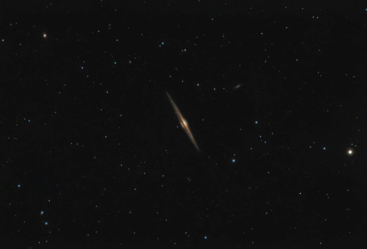 1759513804_New-telescope-cuts-through-space-noise-in-hunt-for-distant-scaled.jpg