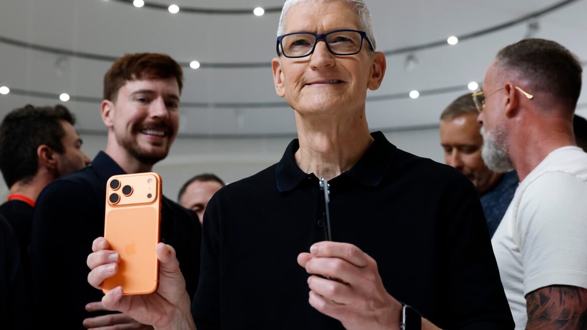 Apple-removes-ICE-tracking-app-ICEBlock-after-Trump-admin-pressure.jpg